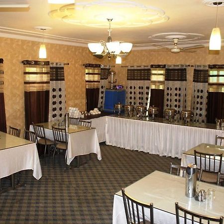 Hotel The Residency Srinagar Екстер'єр фото
