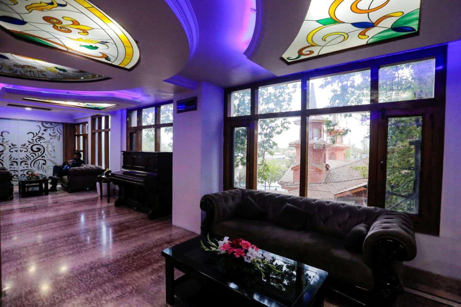 Hotel The Residency Srinagar Екстер'єр фото
