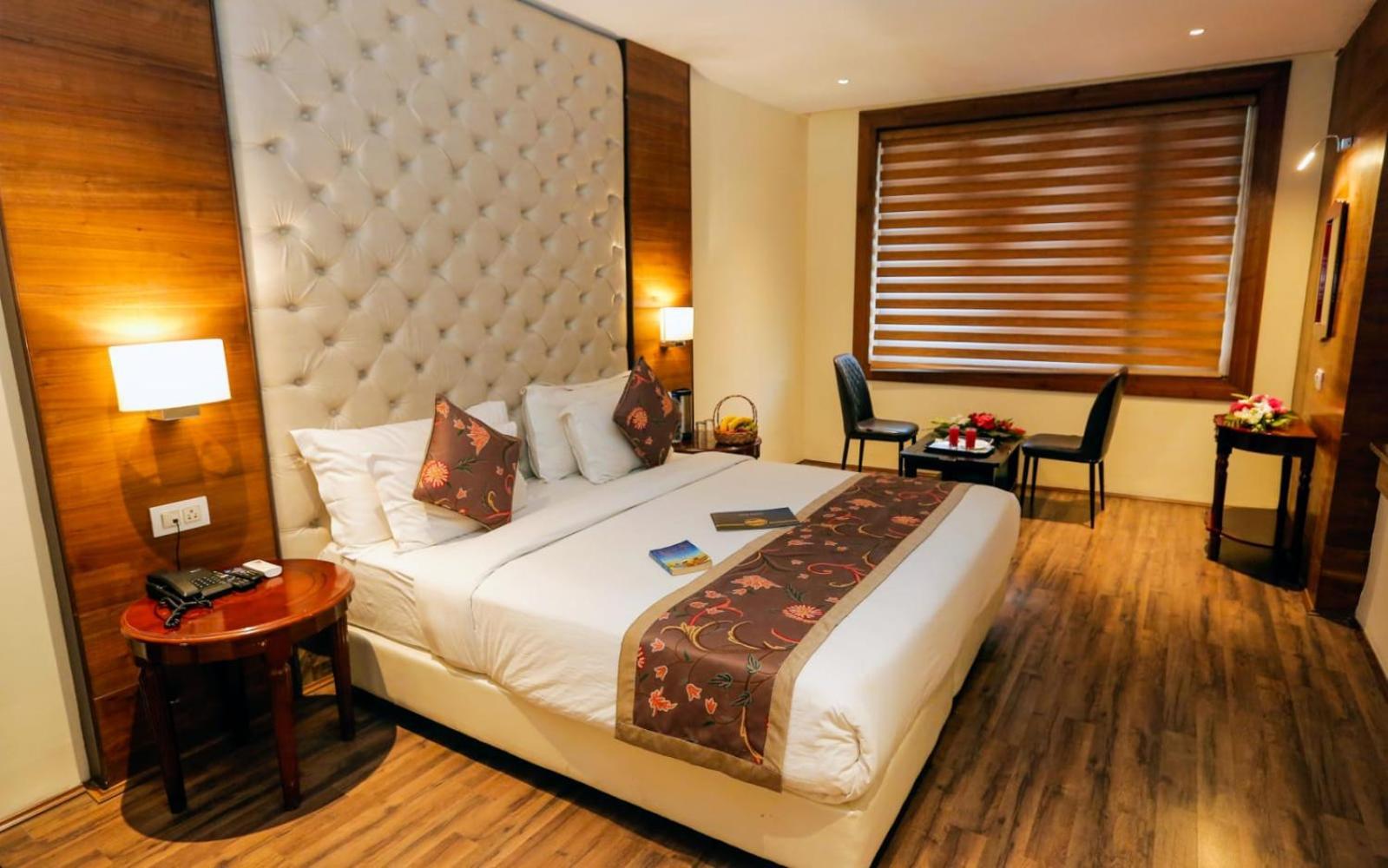 Hotel The Residency Srinagar Екстер'єр фото