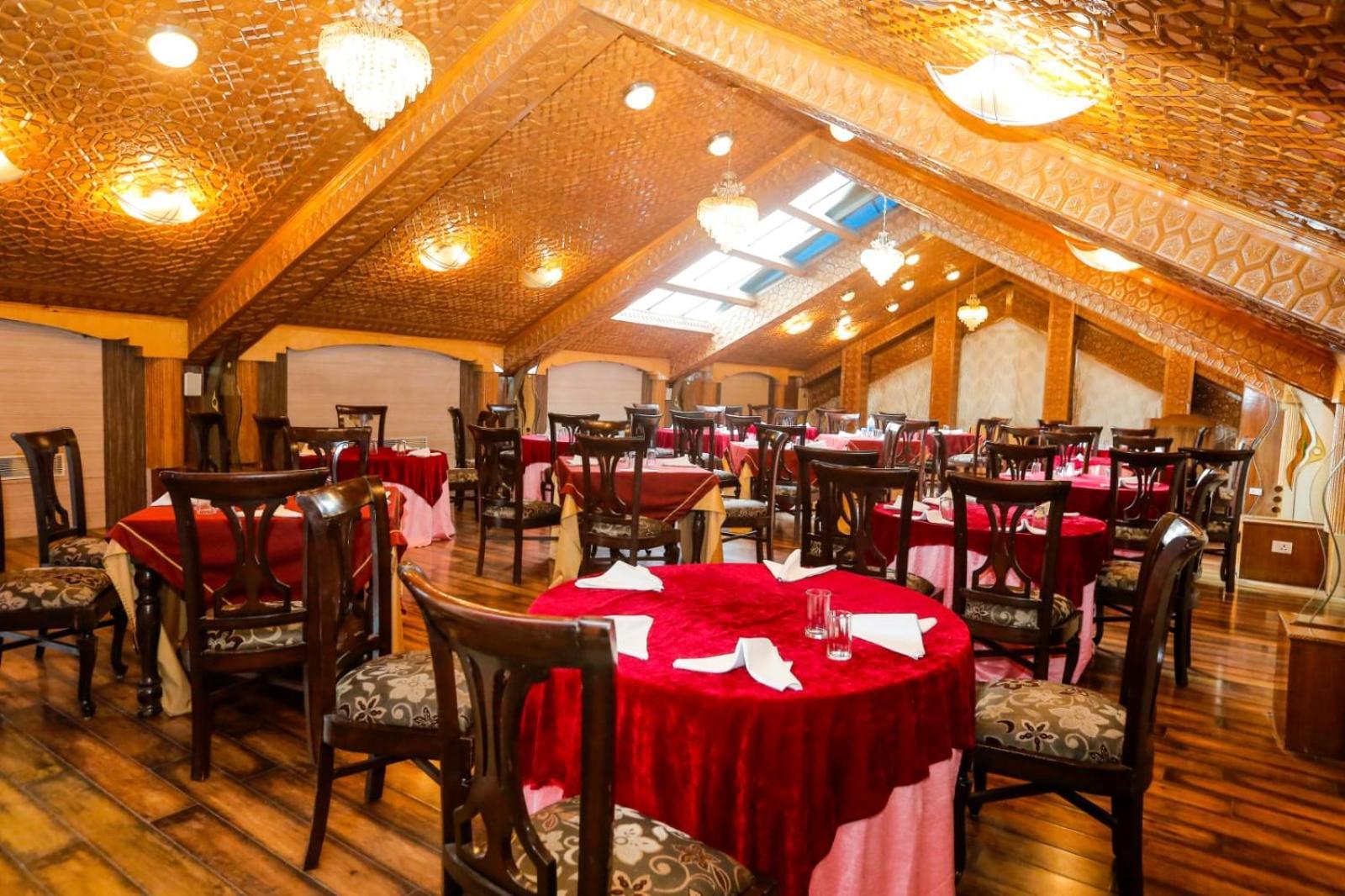 Hotel The Residency Srinagar Екстер'єр фото