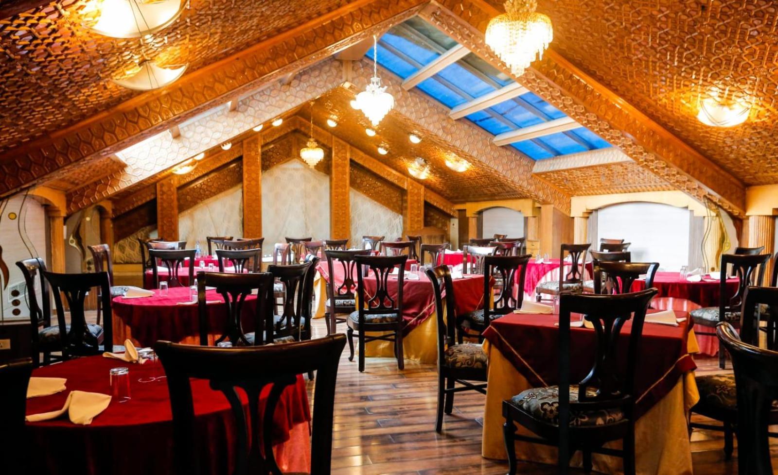 Hotel The Residency Srinagar Екстер'єр фото