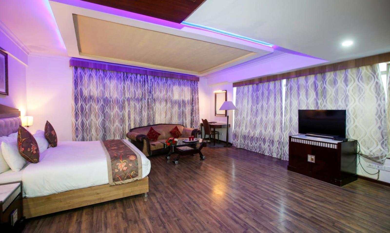 Hotel The Residency Srinagar Екстер'єр фото