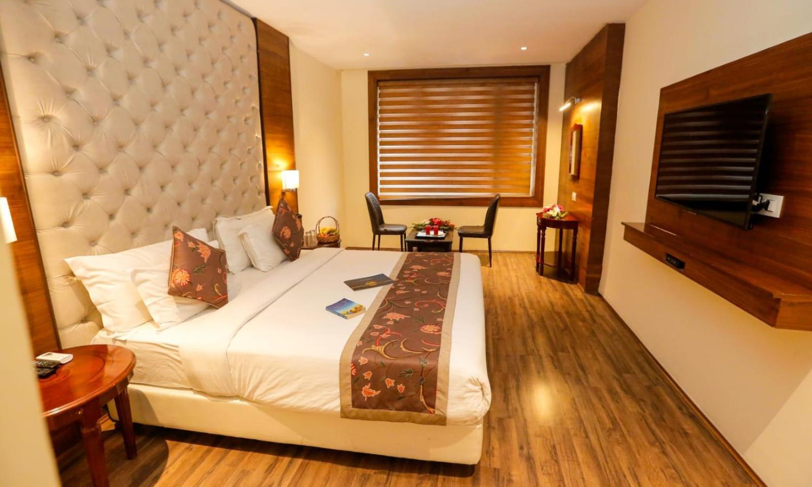 Hotel The Residency Srinagar Екстер'єр фото