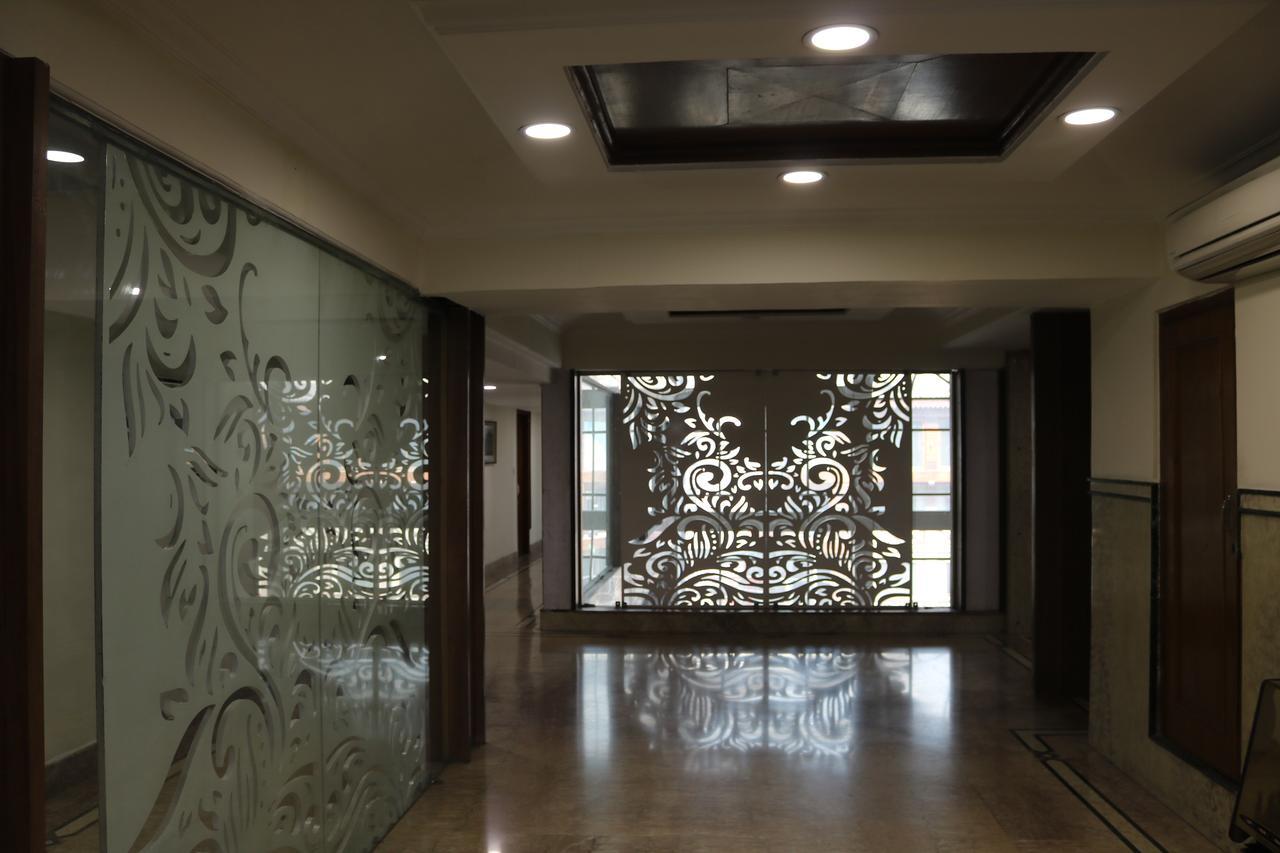 Hotel The Residency Srinagar Екстер'єр фото