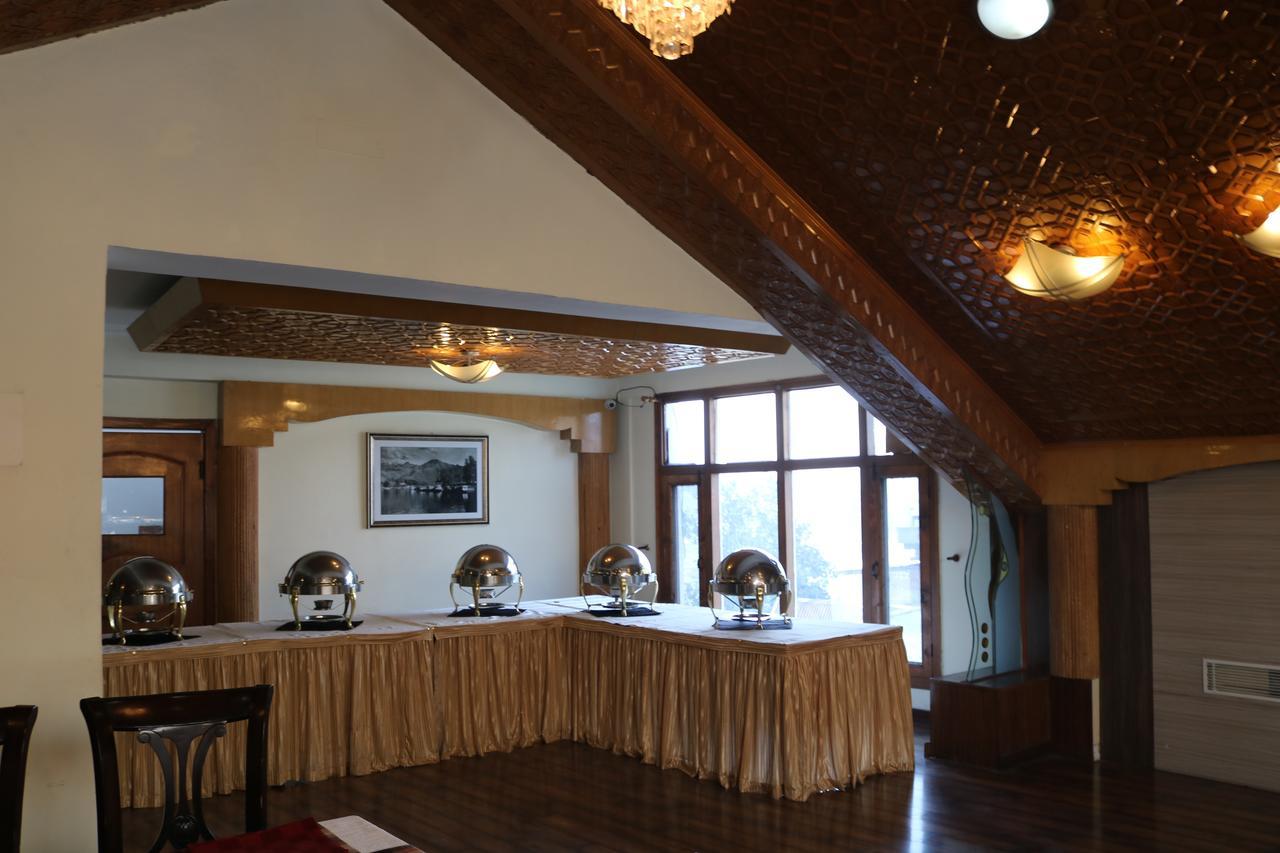 Hotel The Residency Srinagar Екстер'єр фото